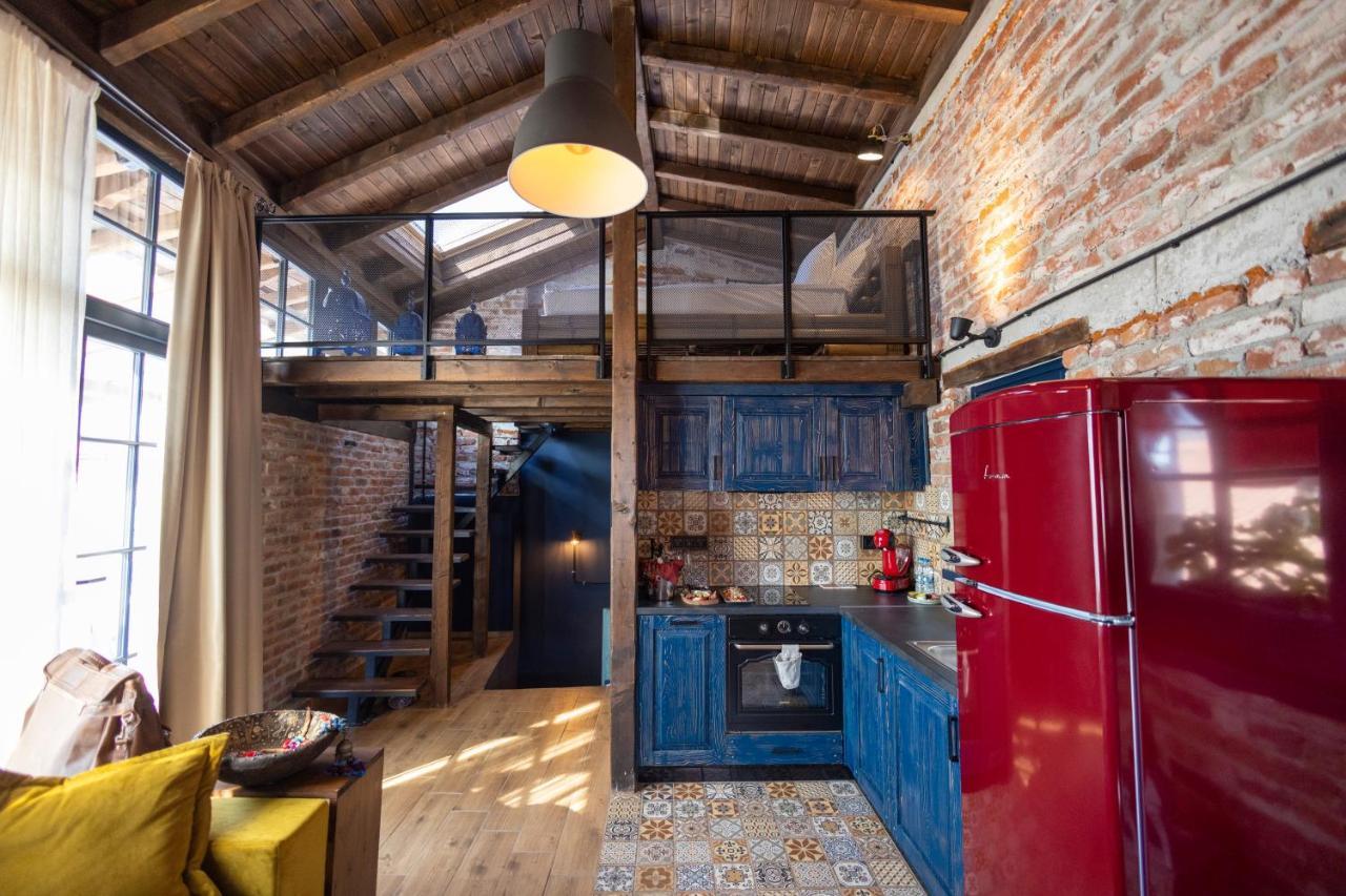 Nomad Studios, Kapana Guest house